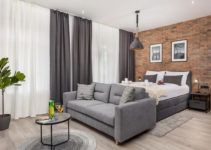 Molo Longo - Central Apartments & Rooms