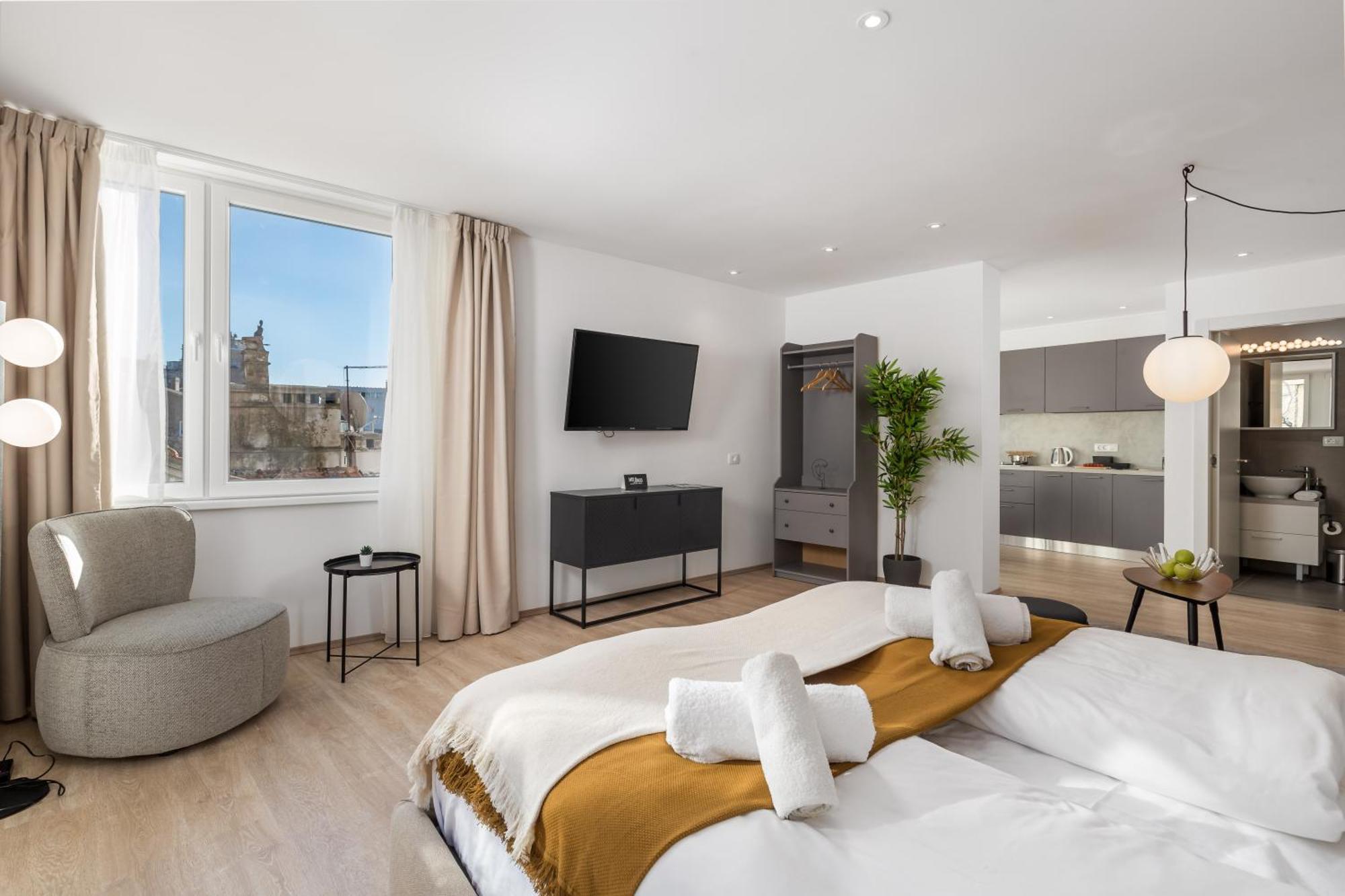 Molo Longo - & Apartment *