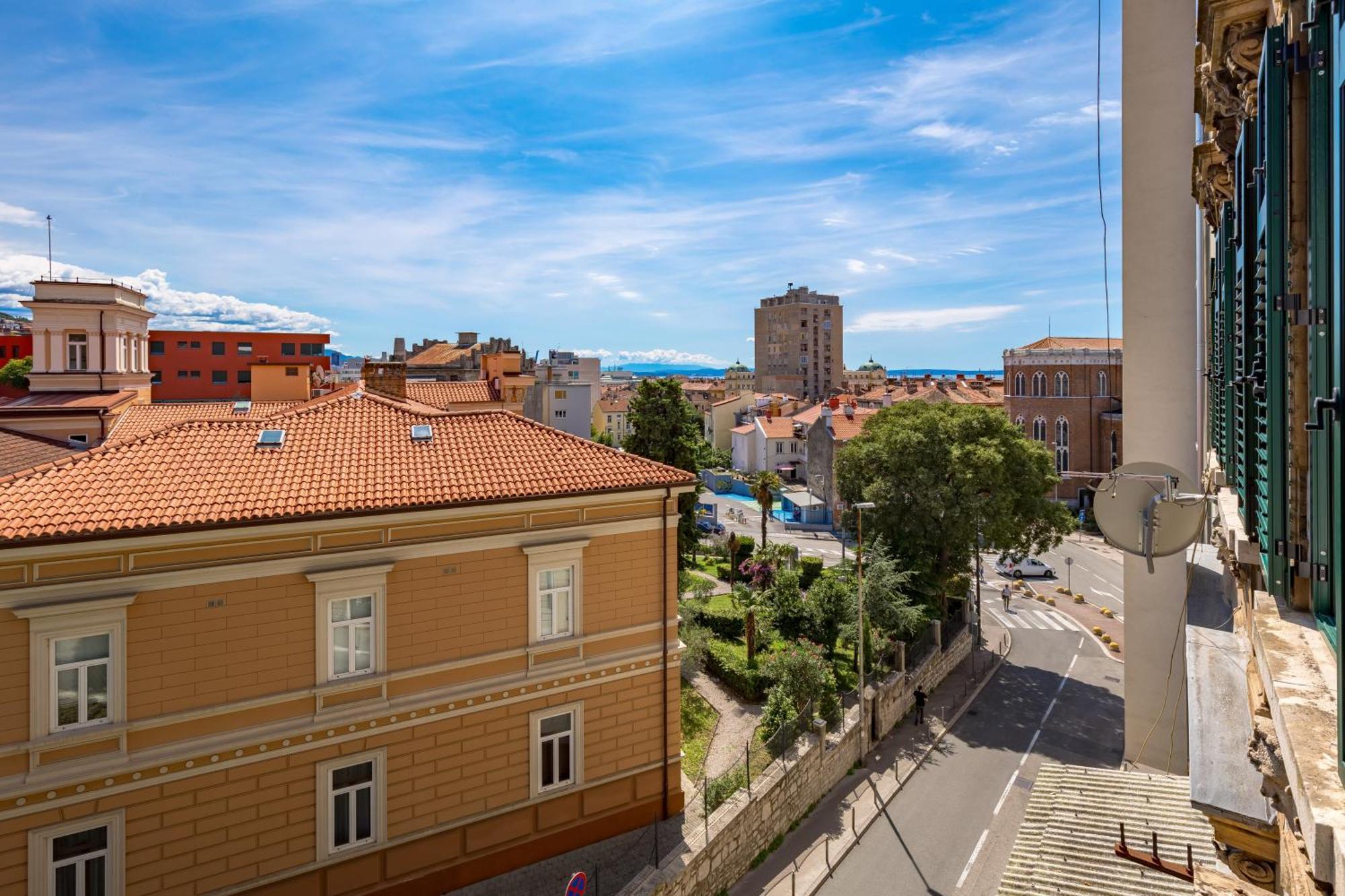 Apartment Molo Longo - &