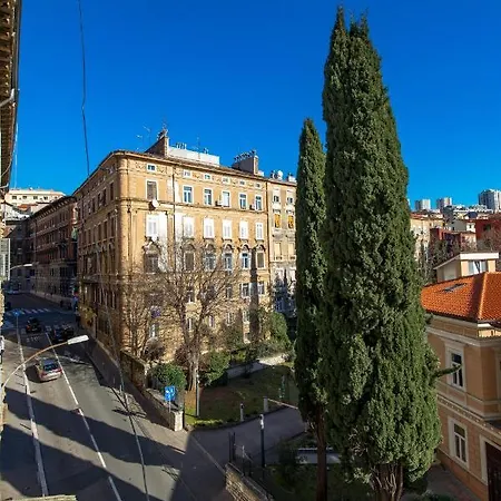 Molo Longo - Central Apartments & Rooms Rijeka Exterior photo