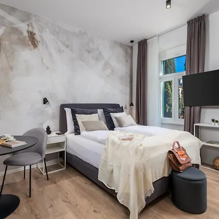 Molo Longo - Central Apartments & Rooms Rijeka Exterior photo