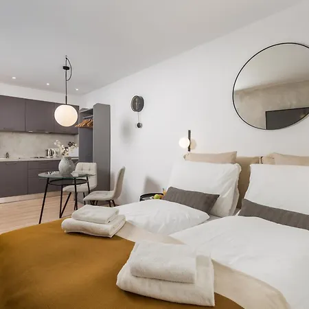 Molo Longo - Central Apartments & Rooms Rijeka Exterior photo