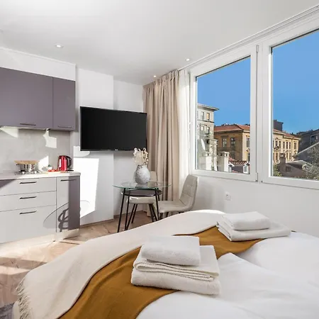 Molo Longo - Central Apartments & Rooms Rijeka Exterior photo