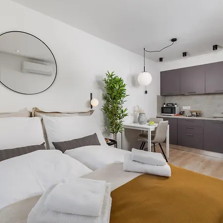 Molo Longo - Central Apartments & Rooms Rijeka Exterior photo