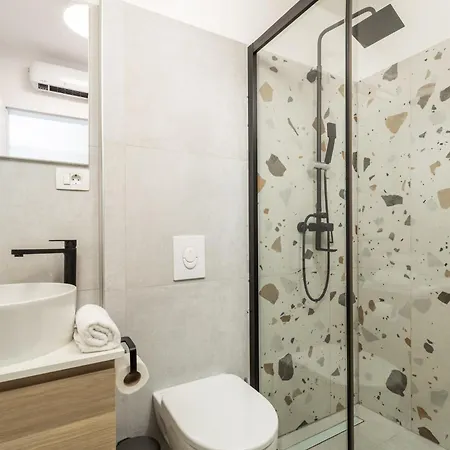 Molo Longo - Central Apartments & Rooms Rijeka Exterior photo