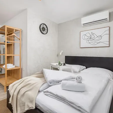 Molo Longo - Central Apartments & Rooms Rijeka Exterior photo