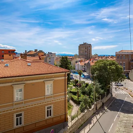 Molo Longo - Central Apartments & Rooms Rijeka Exterior photo