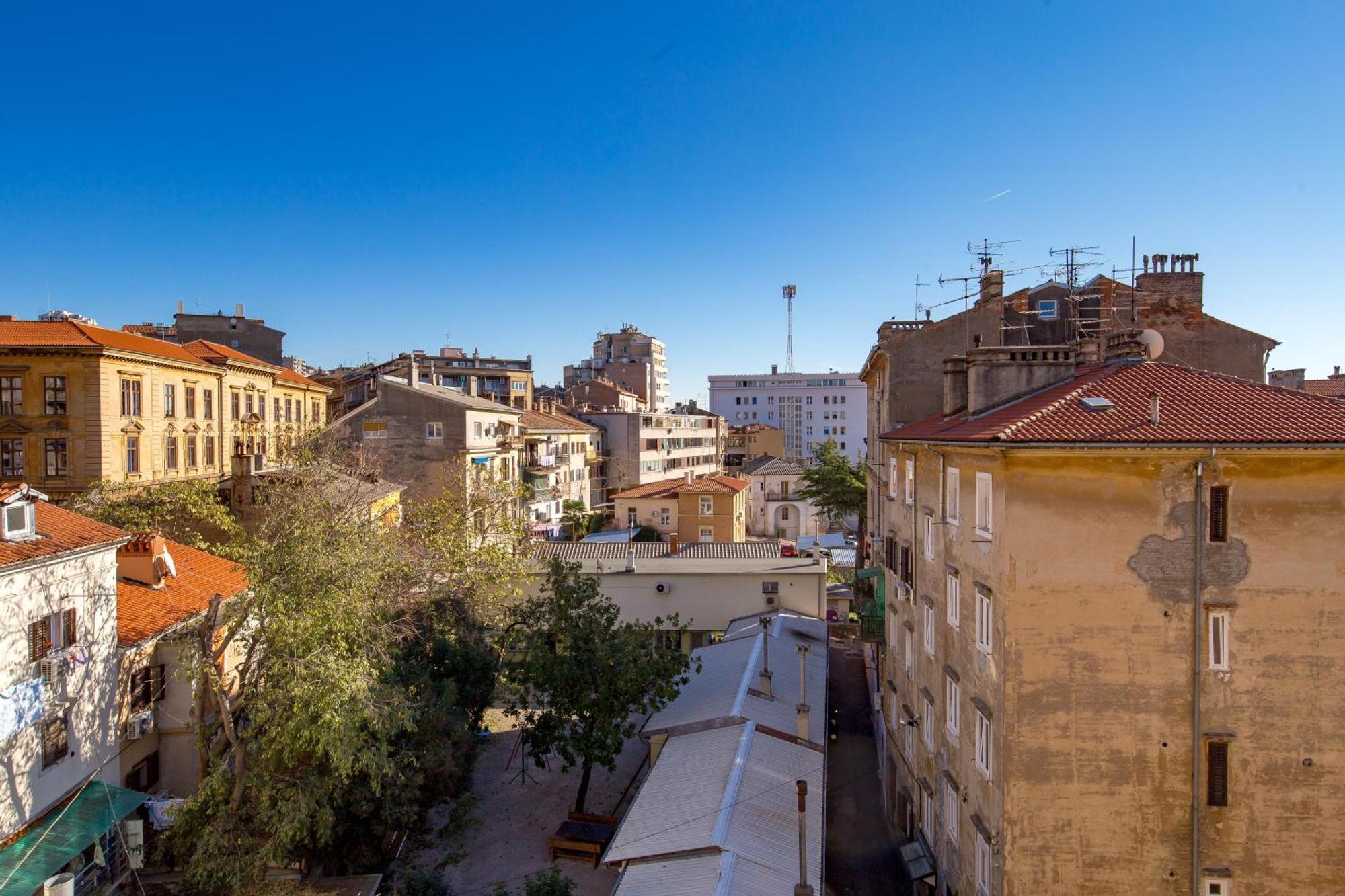 Apartman Molo Longo - & *
